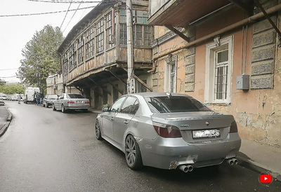 Откуда дорогие машины на улицах. Смотреть фото Откуда дорогие машины на улицах. Смотреть картинку Откуда дорогие машины на улицах. Картинка про Откуда дорогие машины на улицах. Фото Откуда дорогие машины на улицах