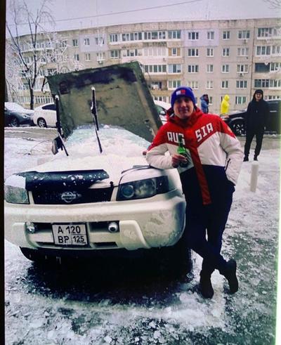 Во владивостоке плита упала на автомобиль. Смотреть фото Во владивостоке плита упала на автомобиль. Смотреть картинку Во владивостоке плита упала на автомобиль. Картинка про Во владивостоке плита упала на автомобиль. Фото Во владивостоке плита упала на автомобиль