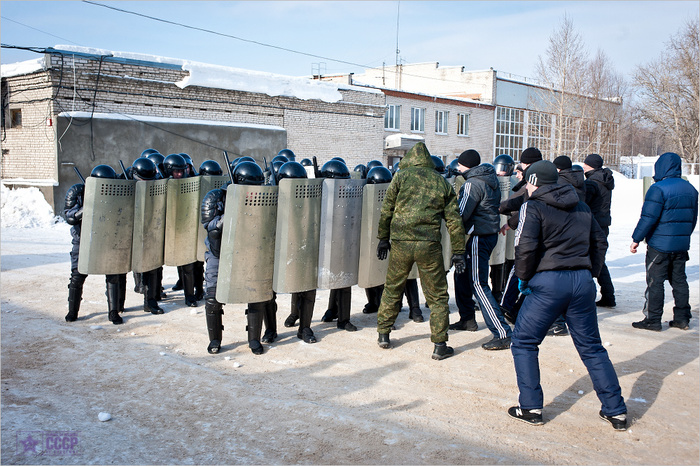 Средства предотвращения митингов - Моё, Протест, Митинг, Полиция, Газ, Звук, Дубинка, Щит, Шеренга, Длиннопост