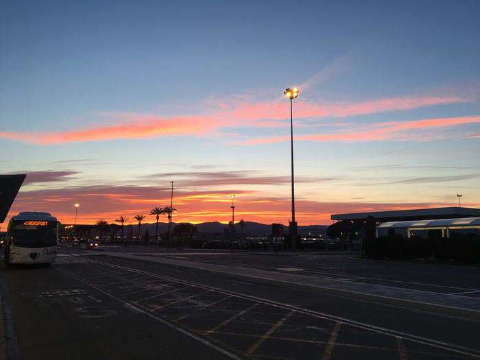 Beautiful sunset at Barcelona airport - My, Barcelona, Spain, The photo, Sunset, Without processing, Barcelona city