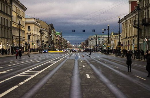 Петербуржцы гуляют по пустому Невскому проспекту - Санкт-Петербург, Ремонт дорог, Новости, Невский проспект