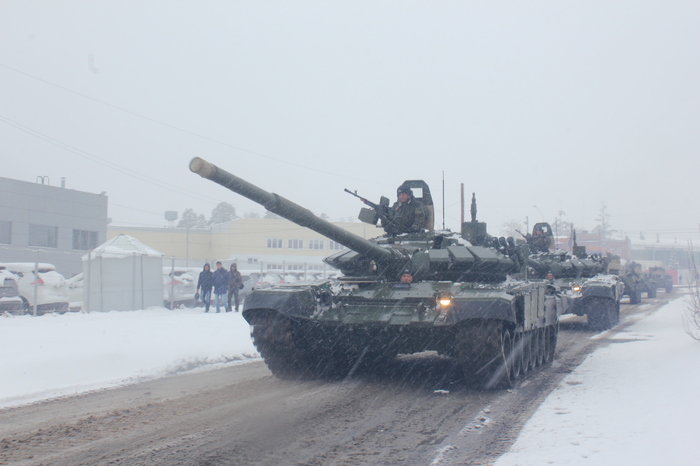 We move to the starting point. - My, Parade, Repetition, Snow, Military equipment, Yekaterinburg, The photo, Canon, Longpost