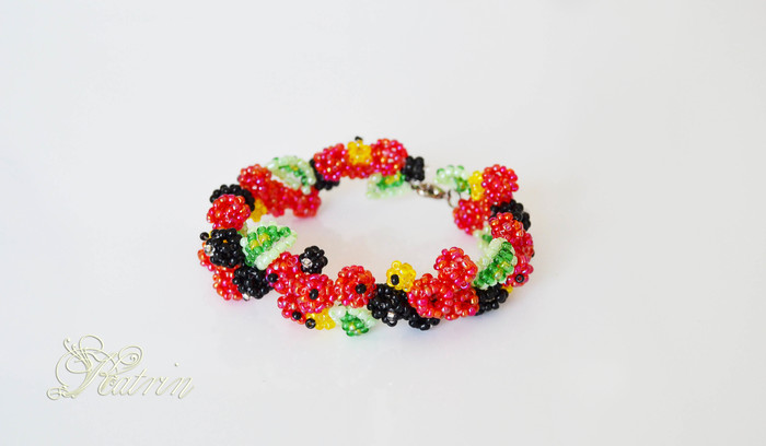 Berry bracelet made of beads. - My, Beading, A bracelet, Berries, Leaves, Scheme, Presents, For girls, Longpost