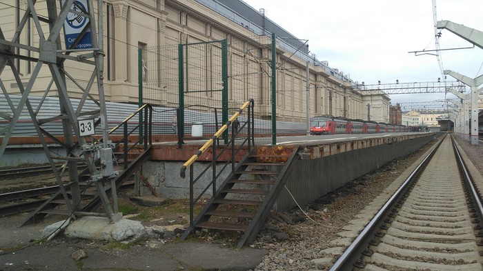 You will not pass! Or it will do. - My, Russian Railways, Platform, Door, Fencing, Longpost