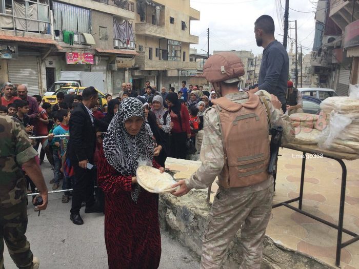 The Russian occupier accepts bread as a tribute to be sent to Russia. - Russian army, VKS Russia, Humanitarian aid, Russia, Syria, Not politics, Sarcasm, Army, Vks