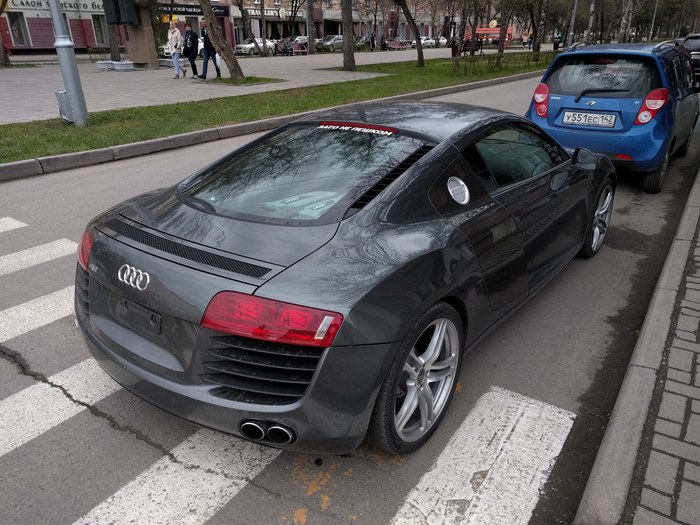 But not on foot. - The photo, Audi r8, My, Longpost