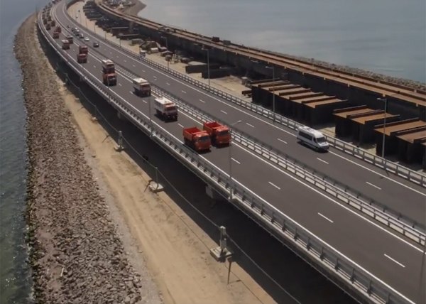 Putin drove across the Crimean bridge in 16 minutes - Vladimir Putin, Crimean bridge, Kamaz, Longpost, Politics