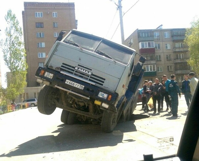 Когда коммунальщики оперативно сработали. - Моё, Орск, Коммунальные службы, Комфортная среда, Длиннопост