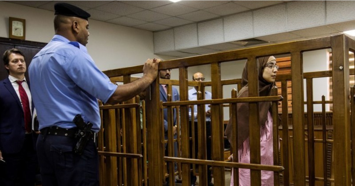 Есть ли смертная казнь в казахстане. Смертная казнь подсудимые. Обвиняемый в суде. Суд в Ираке.