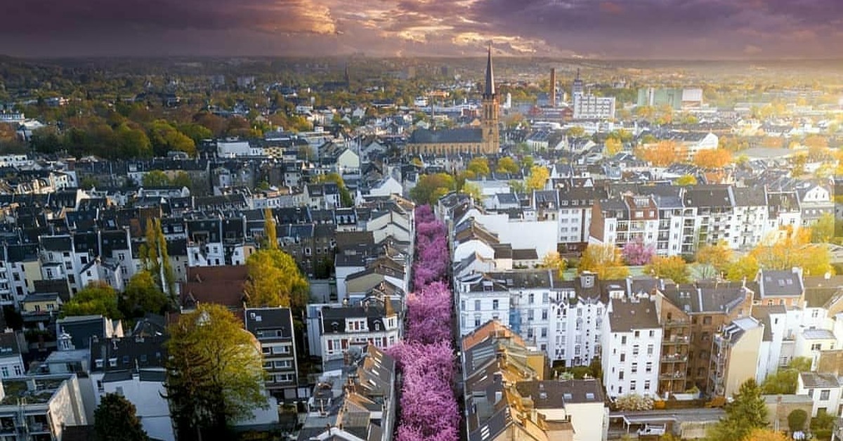 Bonn germany. Бонн Германия. Город Bonn в Германии. Хеерштрассе, Бонн, Германия. Бонн столица ГДР.