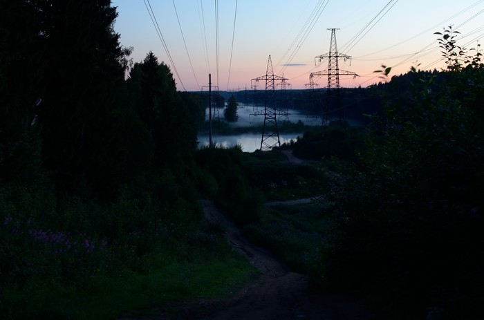 Dawn in yuccas - My, dawn, Power lines, Lake, The photo, Nikon d5100, Nikkor 35mm 18G