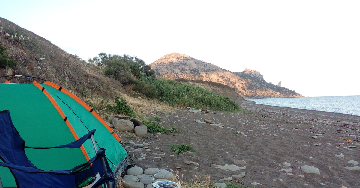 Дикие пляжи европы. Пляжи крыма для отдыха с палатками. Генеральские пляжи в крыму кемпинги. Пляжи крыма для отдыха с палатками. Генеральские пляжи в крыму кемпинги.