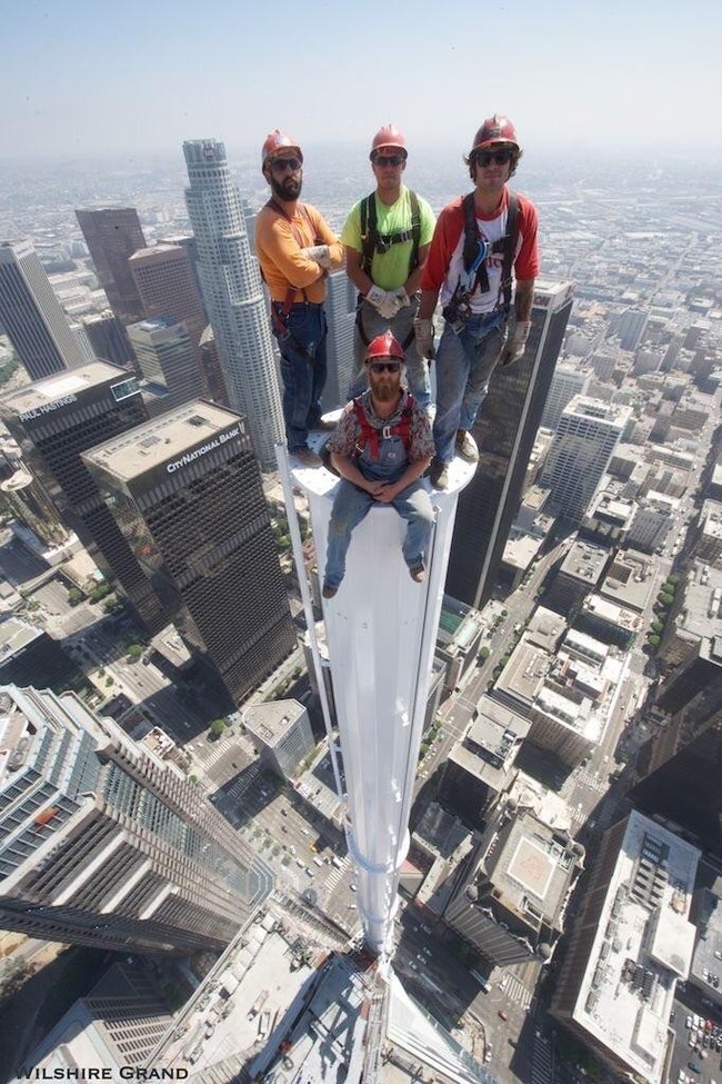 On high - The photo, Height, Installer