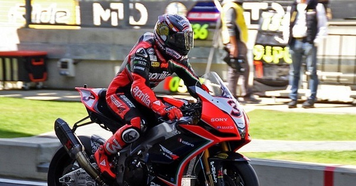Aprilia rsv4 2012