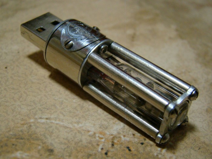 Ôëåøêà "Fallout: Brotherhood of Steel" USB, Ôëåøêè, Fallout, Äëèííîïîñò