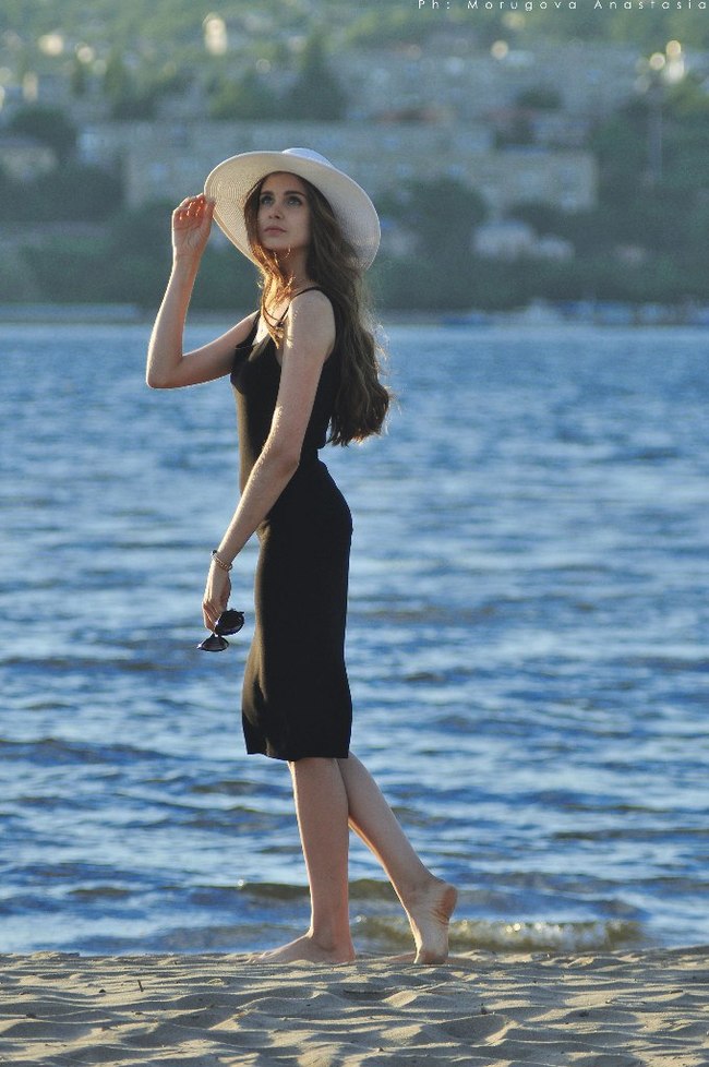 girl on the beach - My, The photo, Girl in glasses, Water, Nikon d90, Jupiter-37, Longpost