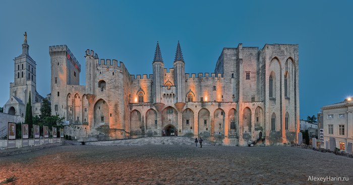 Two on the square in front of the palace - The photo, My, Avignon, France, Evening, 
