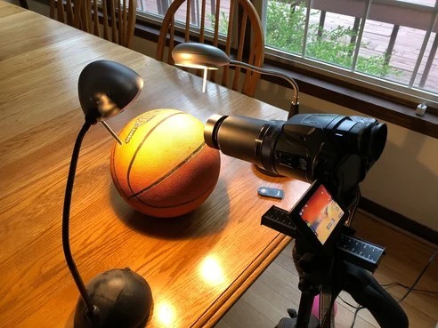 An American developer proved the flat-earthers wrong with a basketball. - Flat land, Proof, 