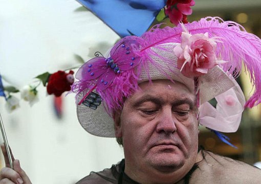 что такое парад гордости. 152911351219476162. что такое парад гордости фото. что такое парад гордости-152911351219476162. картинка что такое парад гордости. картинка 152911351219476162. Тысячи людей приняли участие в «параде гордости» в Тель-Авиве в пятницу в рамках одного из крупнейших общественных собраний, проведëнных в Израиле с начала пандемии коронавирусной инфекции Covid-19. Пëстрое шествие и «пляжная вечеринка» проходят на набережной в израильском мегаполисе, редком центре гей-культуры на консервативном Ближнем Востоке, где гомосексуальность считается табу и запрещена во многих странах, передаëт сегодня, 25 июня, агентство Associated Press (АР).
