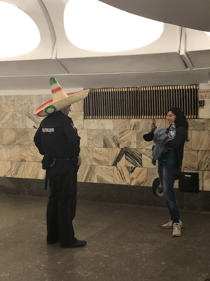 Can't think of a funny name - My, 2018 FIFA World Cup, Mexico, Police, Moscow Metro