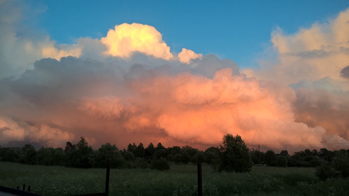 Tricolor cloud, nature is rooting for ours! - Clouds, My, Victory, Russia, Leningrad region, Flag