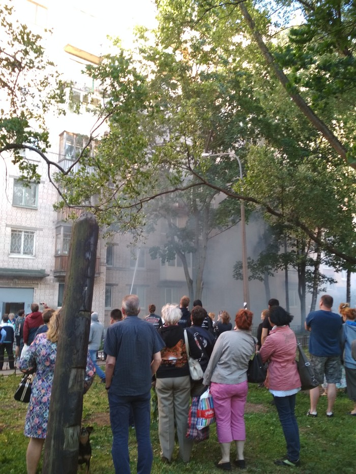 Fire or how not to behave - My, Fire, Firefighters, Saint Petersburg