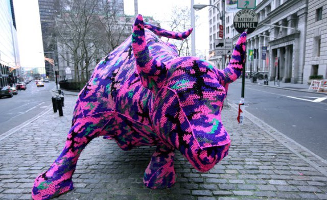 How one shop's pen tie started a flash mob all over the world! - Knitting, Knitting to order, , , , Art, Street art, Longpost