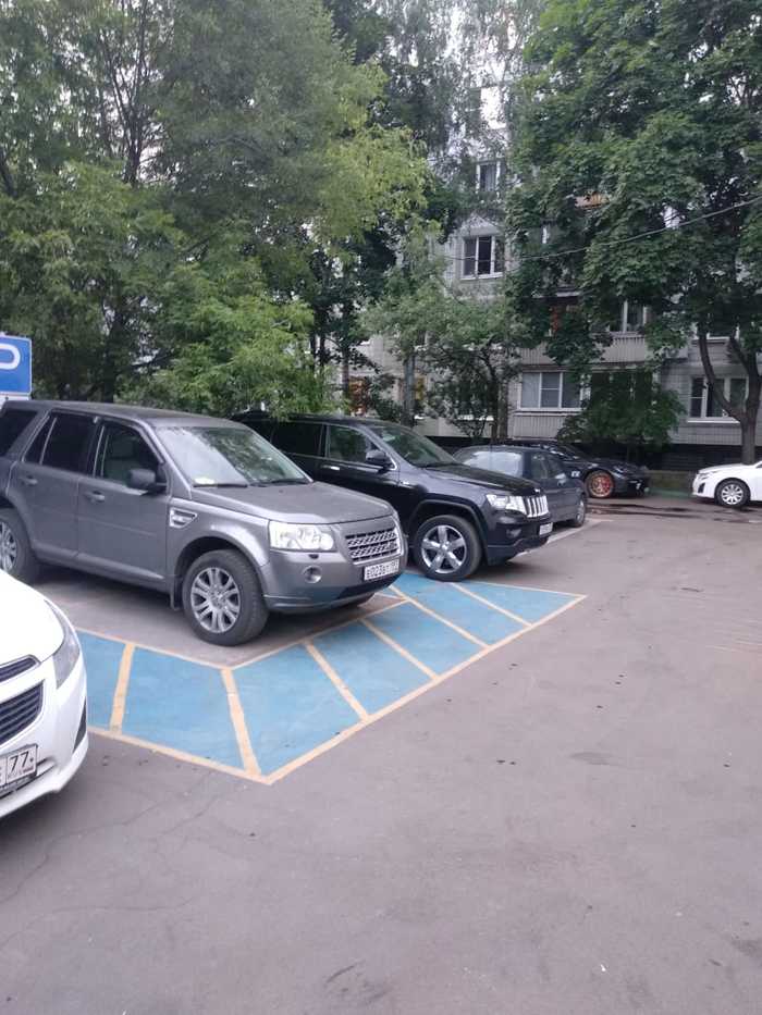 Legal?! - My, Parking, Disabled person, Courtyard, Moscow, My, Law, How?, Why