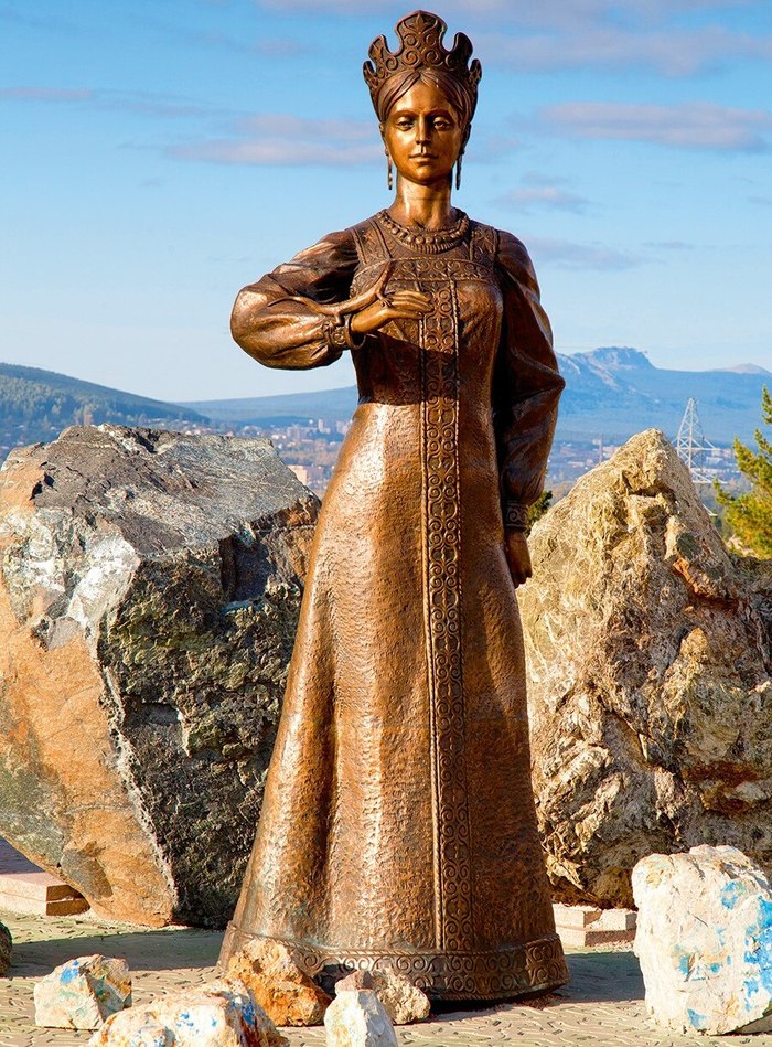 Sculpture of the Mistress of the Copper Mountain in the Bazhov Mountain Park in Zlatoust. - Zlatoust, Mistress of Copper Mountain, Sculpture, Ural, Tales of Bazhov, Chelyabinsk region