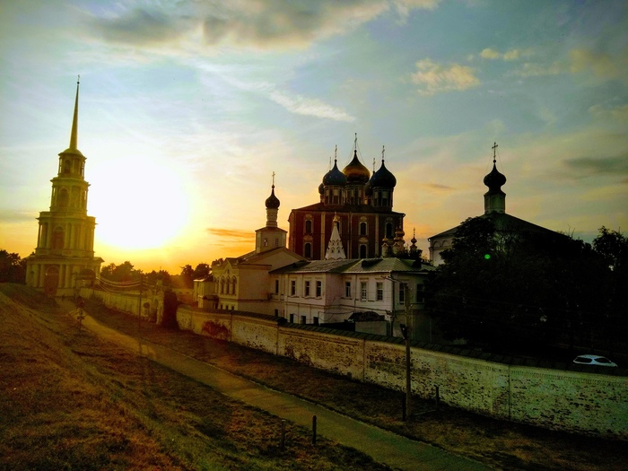 Sunset over the Ryazan Kremlin. - Sunset, Ryazan, My, Russia