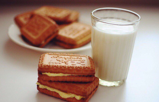 Oatmeal sir - Cookies, Milk, Afternoon snack