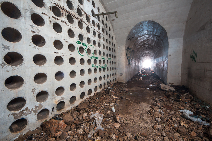 Заброшенное подземное укрытие для малых подводных лодок черногория, заброшенное, забугорныйурбан, длиннопост