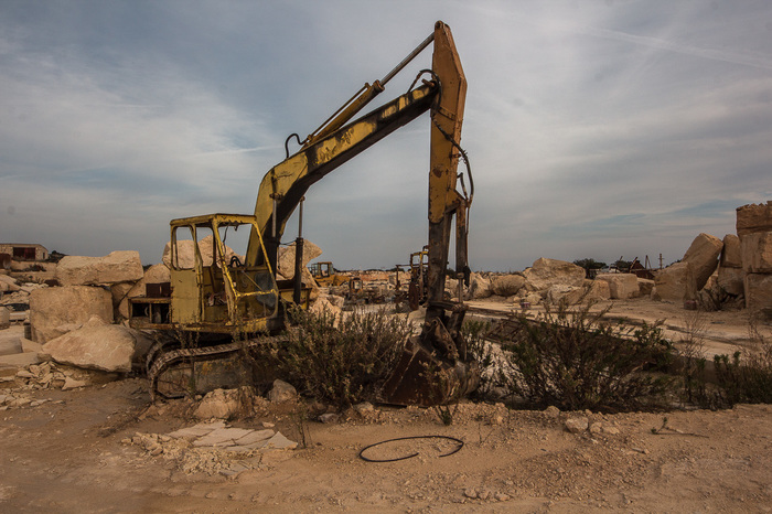 "Лего для взрослых" Заброшенная карьерная техника! Забугорныйурбан, Урбанфото, Длиннопост