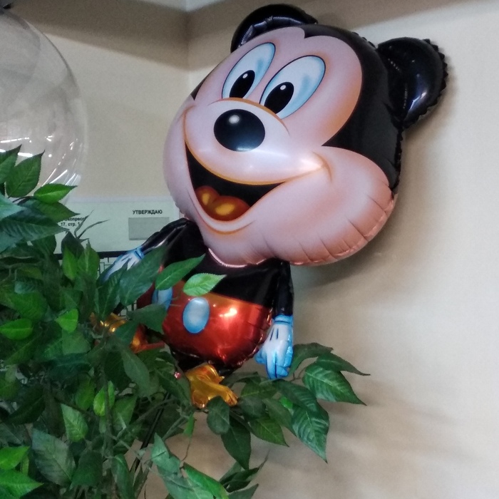 Looks like Mickey was in the trash yesterday. Hang on bro. - Mickey Mouse, My, Joke, Humor, Head, Hangover