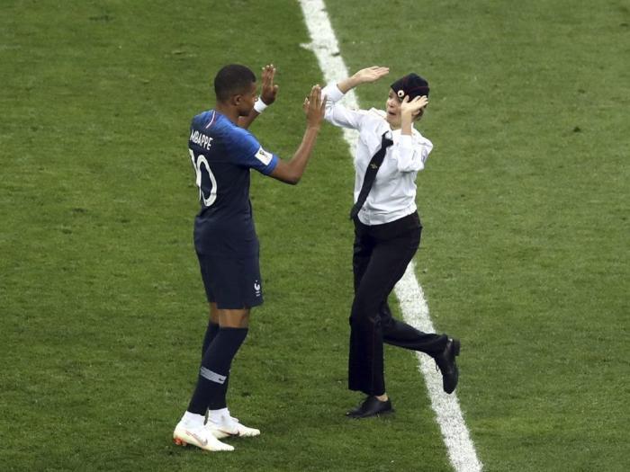 Good soul concept - , Pussy riot, Football, Soccer World Cup, 2018 FIFA World Cup, Provocation, Kylian Mbappe