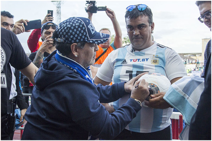 This look - Diego Maradona, Doubles, Dinamo Brest