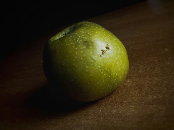 Green apple with defect - Table, My, The photo, Green, Apples