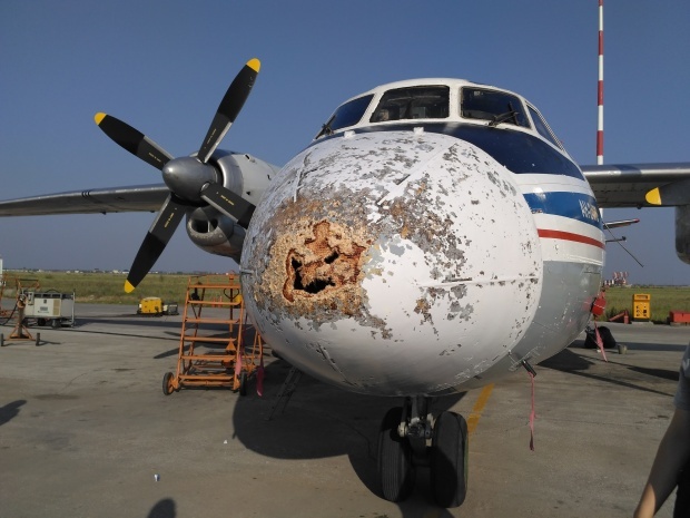 The plane of the airline Polar Airlines was damaged during the flight - Airplane, Aviation accidents, Yakutsk, Longpost, 