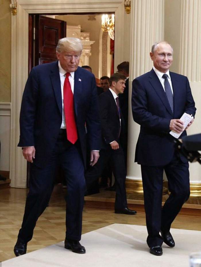 The meeting was held in a warm and friendly atmosphere. - Vladimir Putin, Donald Trump, Helsinki, Meeting, Humor, The photo