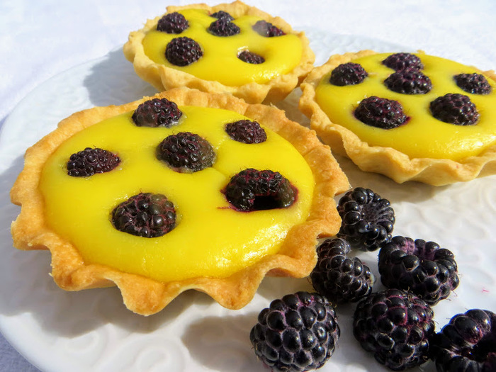 Tarts (tartlets) with custard and black raspberries - My, Food, Dessert, Baskets, Yummy, Preparation, Recipe, Video recipe, Longpost, Other cuisine, Video