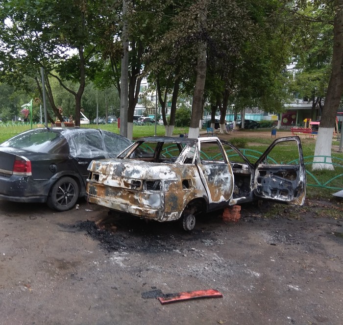 Just leave your car in the parking lot overnight - Hooliganism, Fire, Parking, Arson, Car, The crime