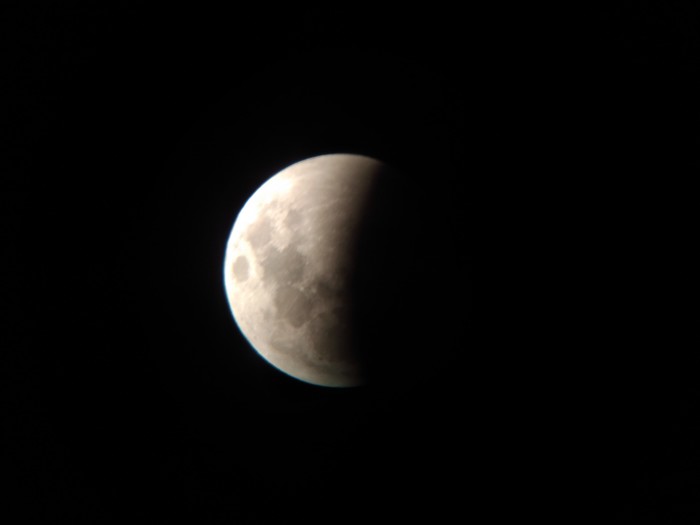 Moon Fever Peekaboo - My, Observation, moon, Astronomy, Moon eclipse, Eclipse, Longpost