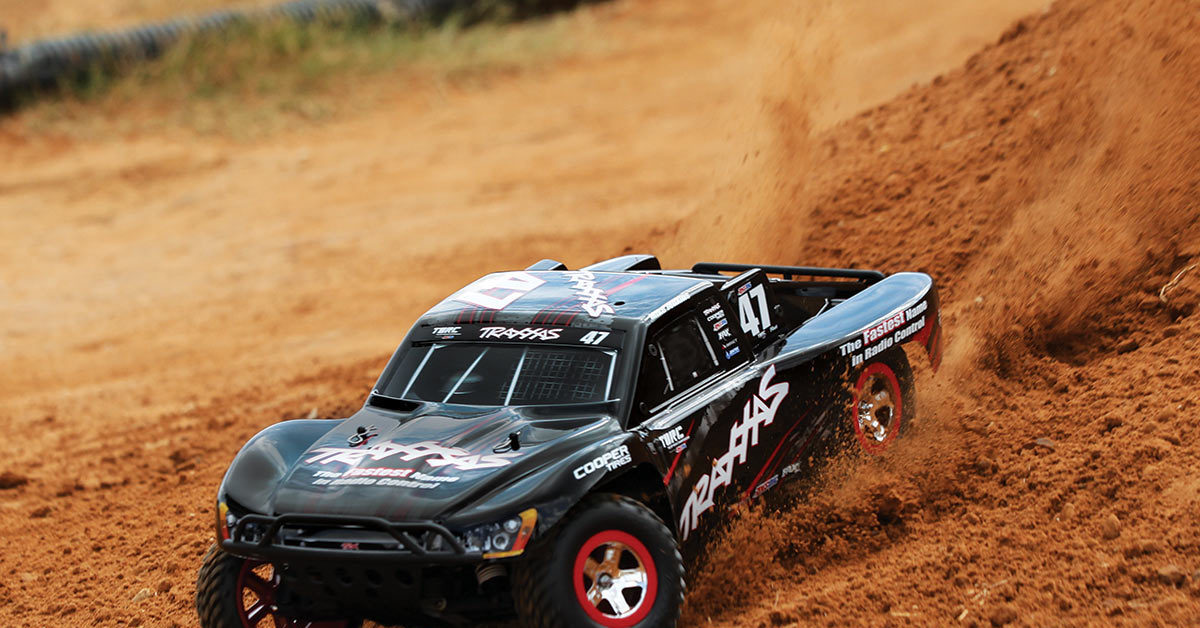 Rc cars. Traxxas Slash 2wd. Slash 1:10 2wd Brushed TQ fast Charger Oba. Шорт Корс. Джип Traxxas Slash на пульте управления гоночный.