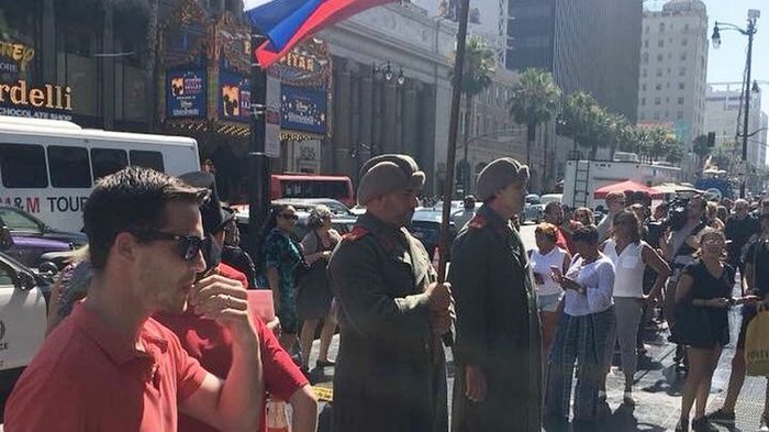 Trump's star on the Walk of Fame is guarded by Russian soldiers - Trump, Donald Trump, Trolling, Hollywood, , the USSR