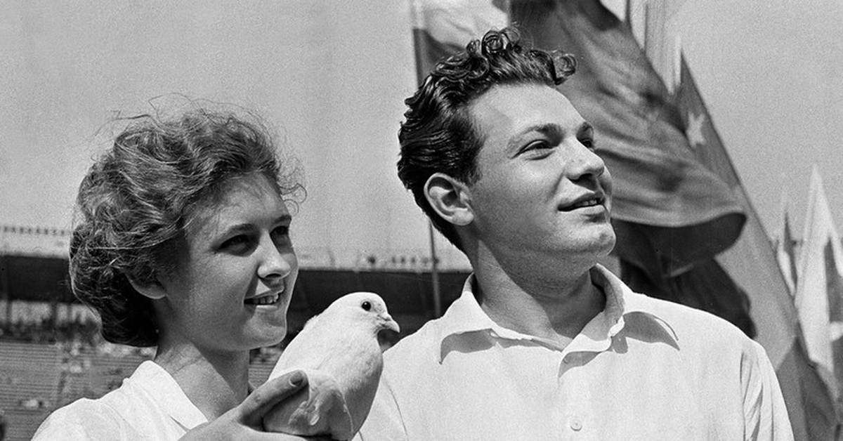 Прощайте голуби алена росс. Голуби в фестиваль молодежи 1957. Московский кинофестиваль голубь.