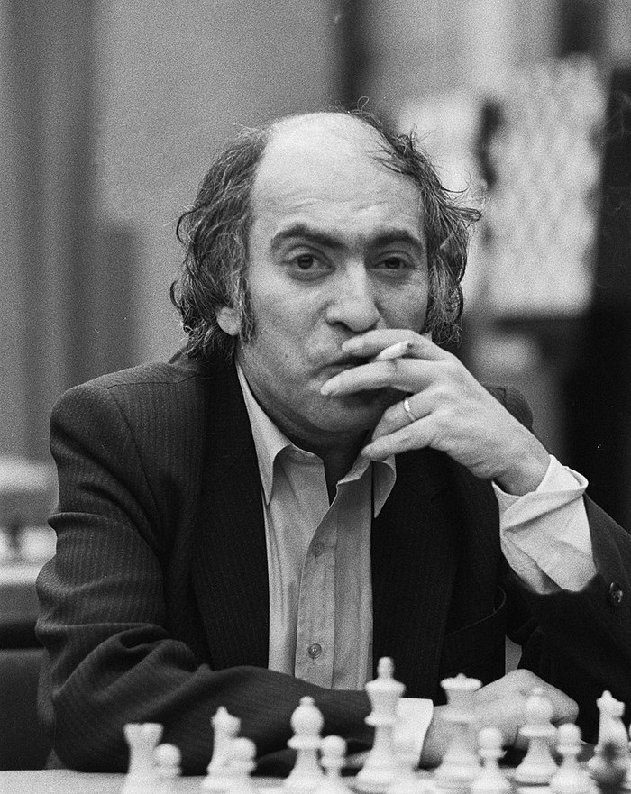 Uninvented Tales 359 - They say you won a car? - Not a car, but an apartment, and not in the lottery, but in poker. And I didn't win, but lost. - Uninvented tales, Mikhail Tal, Text, The photo