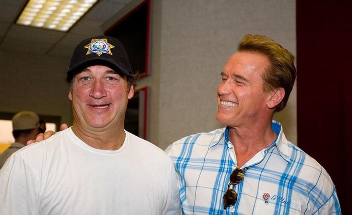 Arnold Schwarzenegger and James Belushi years later. - Red heat, Arnold Schwarzenegger, After some time, James Belushi, Celebrities, It Was-It Was