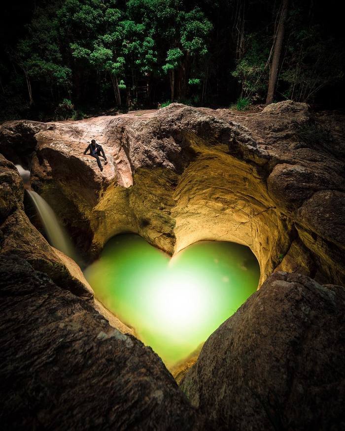 Heart shaped natural pool in Queensland, Australia - Australia, Waterfall, Nature, Swimming pool, Heart