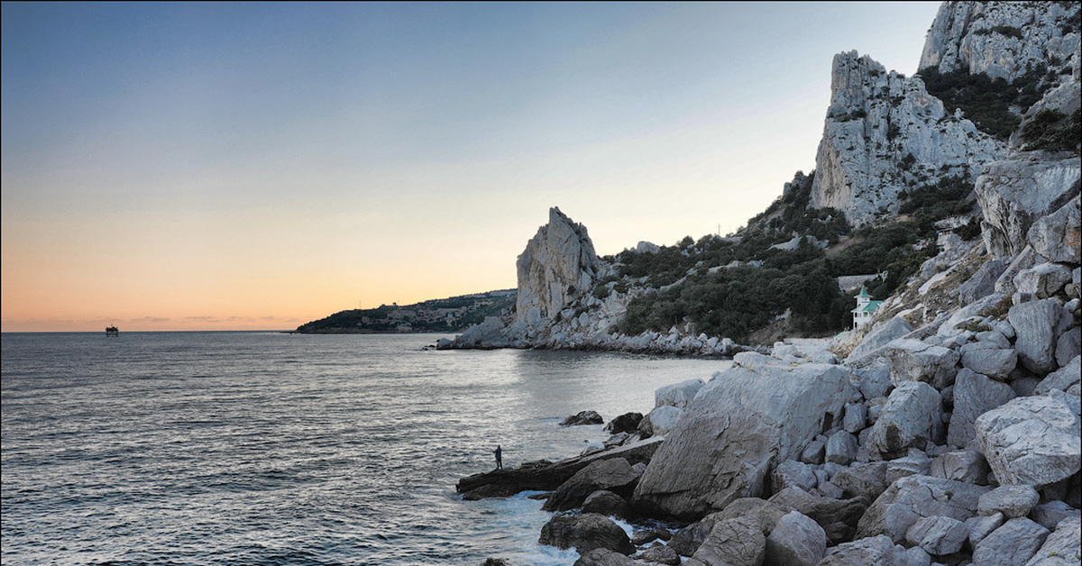 Симеиз фото. Ялта Симеиз. Крымский город Симеиз. Скала дива Алупка. Симеиз море горы.