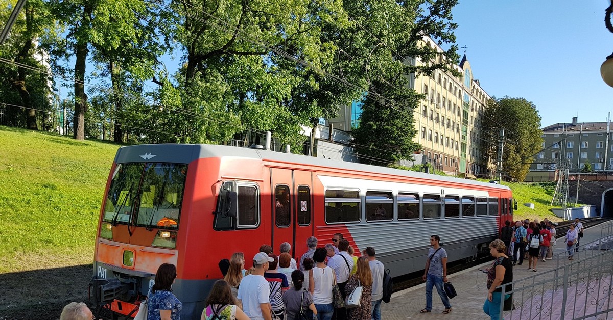 Мало поездов. Городская электричка Калининград. Мини поезд. В мини в электричке. Маленькая электричка.